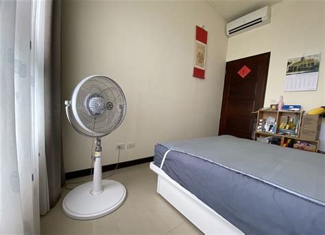 冷氣電扇位置 床靠牆